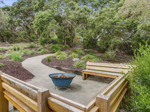 Lansdowne Villa - With Swimming Pool - Accommodation NSW 13