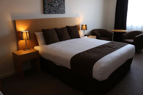 Bairnsdale International - Accommodation NSW 11