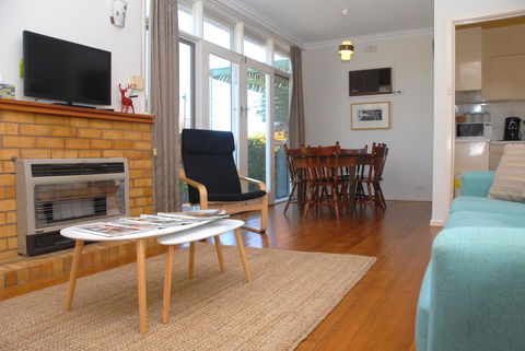 Green Grove - Accommodation NSW 7