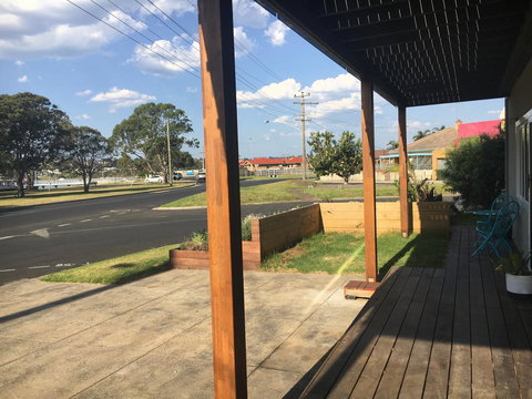 The Wheelhouse - 2BR Waterfront Apt In Town - Accommodation NSW 18