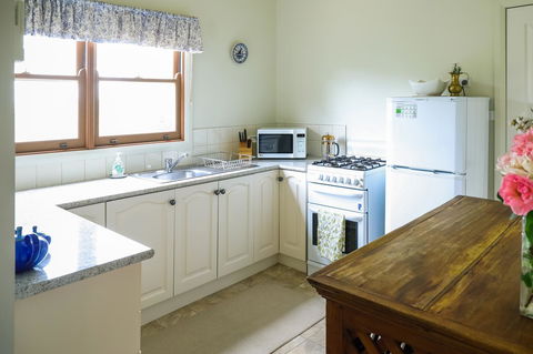 Miss Pym's Cottage - Accommodation NSW 26