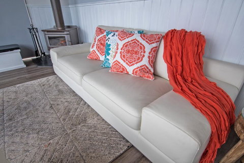 Stunning Waterfront Only 10 Minutes To Phillip Island - FREE EV UNIT 7kW For Electric Cars - Pet Friendly, Fireplace FREE WIFI Wine & Chocolates - Accommodation NSW 7