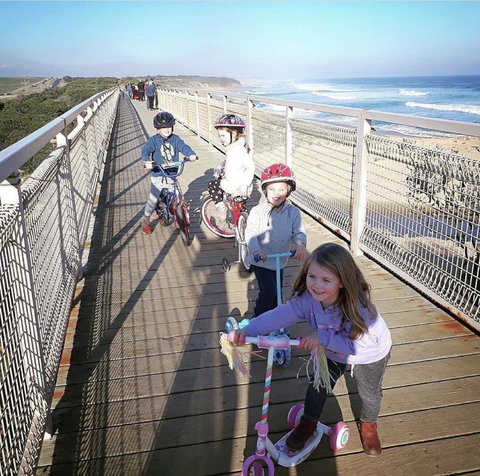 Stunning Waterfront Only 10 Minutes To Phillip Island - FREE EV UNIT 7kW For Electric Cars - Pet Friendly, Fireplace FREE WIFI Wine & Chocolates - Accommodation NSW 27