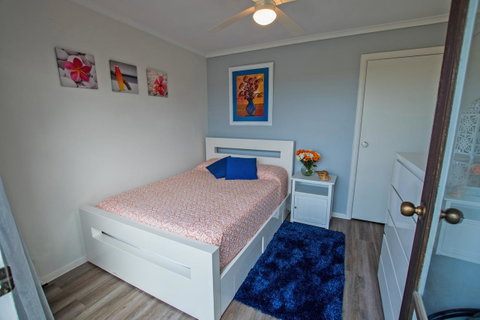Stunning Waterfront Only 10 Minutes To Phillip Island - FREE EV UNIT 7kW For Electric Cars - Pet Friendly, Fireplace FREE WIFI Wine & Chocolates - Accommodation NSW 19