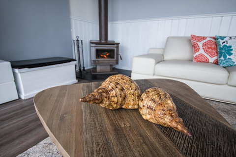 Stunning Waterfront Only 10 Minutes To Phillip Island - FREE EV UNIT 7kW For Electric Cars - Pet Friendly, Fireplace FREE WIFI Wine & Chocolates - Accommodation NSW 15