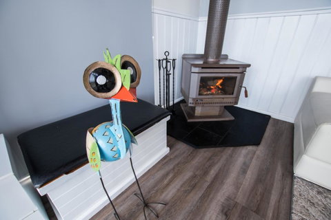 Stunning Waterfront Only 10 Minutes To Phillip Island - FREE EV UNIT 7kW For Electric Cars - Pet Friendly, Fireplace FREE WIFI Wine & Chocolates - Accommodation NSW 12
