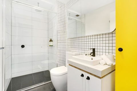 The Caulfield - Accommodation NSW 3
