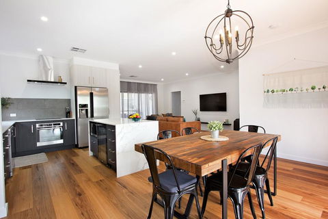 The Clyde Greenock - Accommodation NSW 3