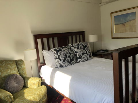 The Corner Hotel Alexandra - Accommodation NSW 2