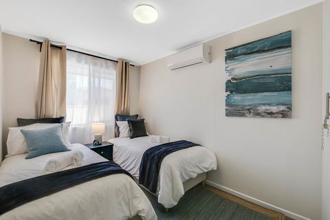 The Cowhide Cabin - Comfy, Family Friendly Stays In Toowoomba - Accommodation NSW 3