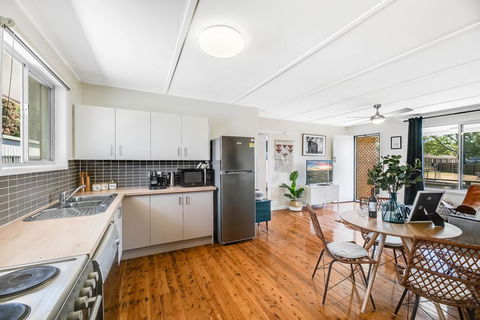 The Cowhide Cabin - Comfy, Family Friendly Stays In Toowoomba - Accommodation NSW 2