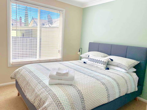 The Entertainer - Downtown Orange, Sleeps 11 - Accommodation NSW 3