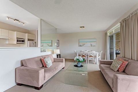 The Helm, Unit 1, 22 Voyager Close - Accommodation NSW 3