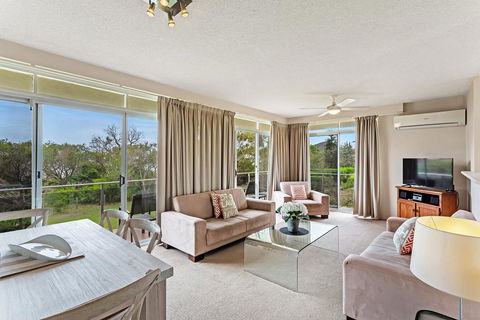 The Helm, Unit 1, 22 Voyager Close - Accommodation NSW 0