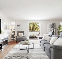 The Jetty Apartment by Ready Set Host - Accommodation NSW