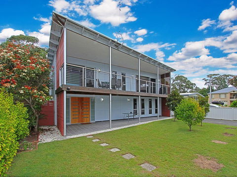 The Lake House - Lake Conjola - Accommodation NSW 2