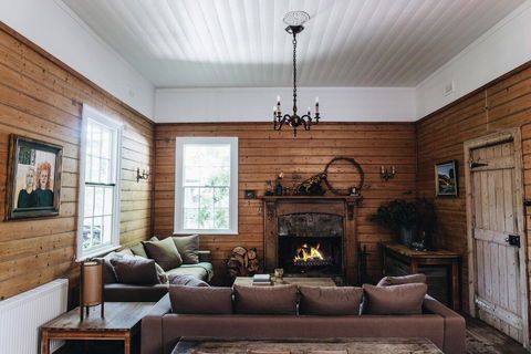 The Main House At Poets Lodge - Accommodation NSW 1