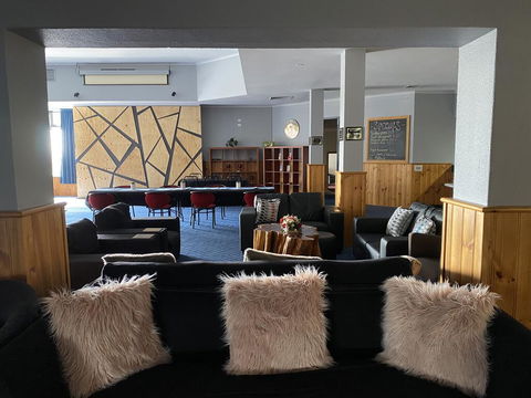 The Menai Hotel - Accommodation NSW 1