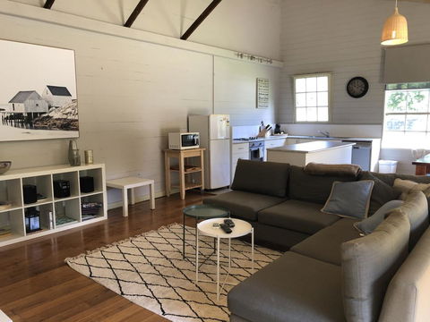 The Old Coolstore - Braeburn Apt - Accommodation NSW 2