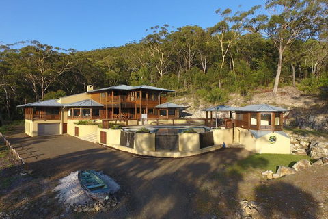 The Pool House - Accommodation NSW 2