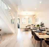 THE RENWICK - Hosted by L'Abode Accommodation - Accommodation NSW