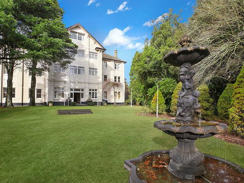 The Robertson Hotel - Accommodation NSW 1