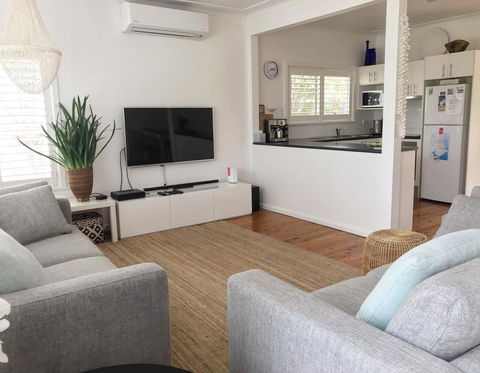 The Seaside Beachhouse Mollymook - Accommodation NSW 2
