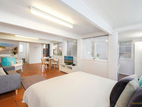 The Secret Garden - 7a Cadell St - Accommodation NSW 3