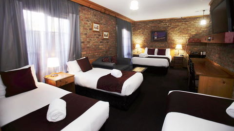 The Settlement Historic Hotel - Accommodation NSW 3