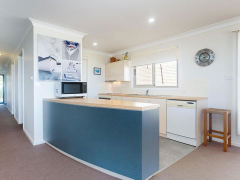 The Whale Watcher', 1/6 Birubi Lane - Waterfront Unit With Stunning Views, Level Access - Accommodation NSW 3