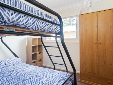 The Whale Watcher', 1/6 Birubi Lane - Waterfront Unit With Stunning Views, Level Access - Accommodation NSW 2
