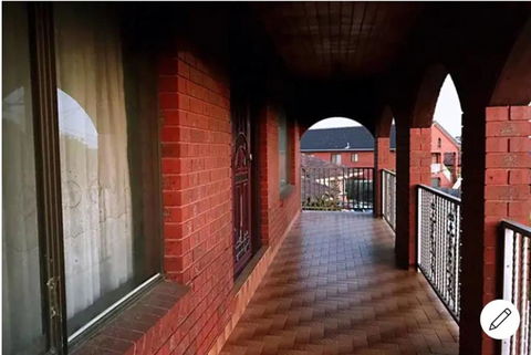 Thomastown Antique House Room 1 - Accommodation NSW 2