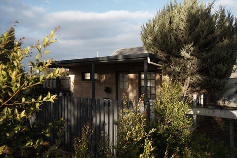 Tomfoolery Winemaker's Cottage Barossa Valley - Accommodation NSW 1
