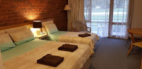 Tooleybuc Club Motor Inn - Accommodation NSW 2