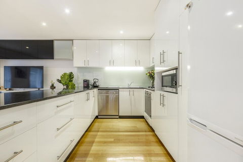 Tranquil Townhouse In Port Melbourne - Accommodation NSW 1
