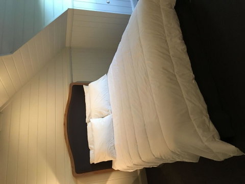 Travertines Wines Apartment - Accommodation NSW 2