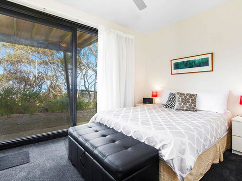 TREETOPS TERRACE 12 - A Luxury Skenes Creek Villa - Accommodation NSW 3