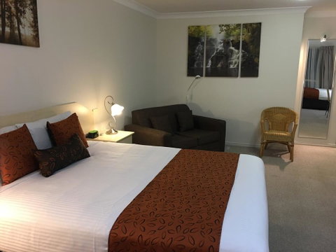 Tuckerbox Motor Inn - Accommodation NSW 0