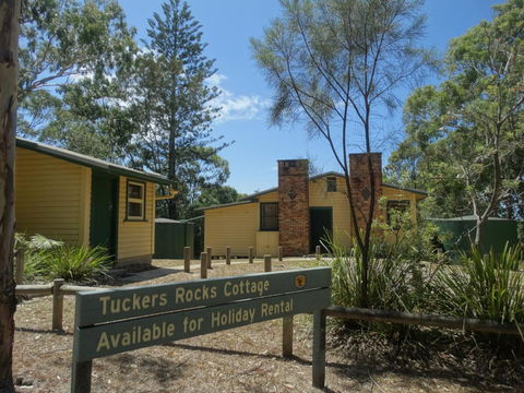 Tuckers Rocks Cottage - Accommodation NSW 1