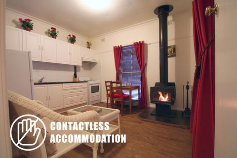 Tudor Cottages - Accommodation NSW 1