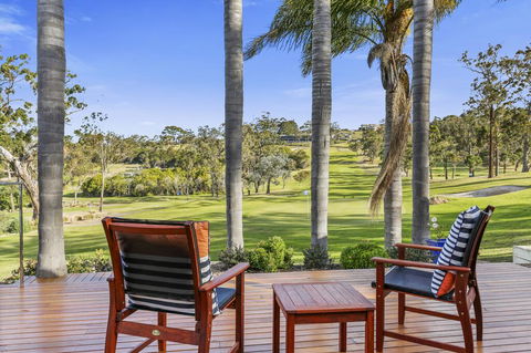 Tura Beach Golf Stays - Accommodation NSW 2