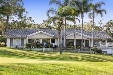Tura Beach Golf Stays - Accommodation NSW 1