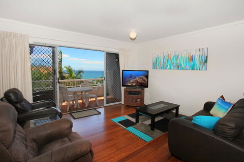 Unit 9, Coolum Blueseas Apartments, 59-61 Coolum Tce, Coolum Beach, 400 BOND, LINEN INCLUDED - Accommodation NSW 2