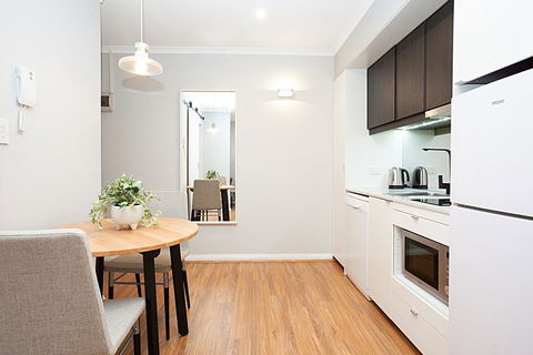 Urban Rest - Elizabeth St - Accommodation NSW 2