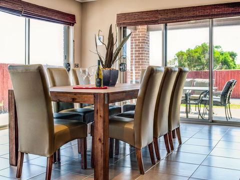 Valencia - Accommodation NSW 1