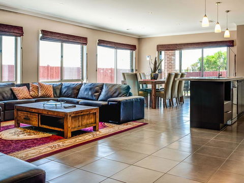 Valencia - Accommodation NSW 0
