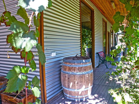 Valley Farm Vineyard Villas - Accommodation NSW 0