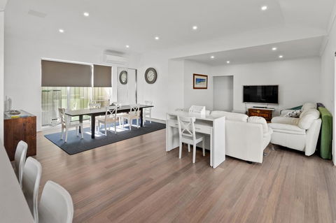 Vasse Manor - Accommodation NSW 3