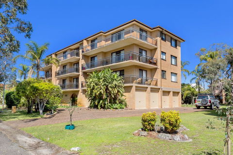 Victory Court, Unit 1/3-7 Columbia Close - Accommodation NSW 1