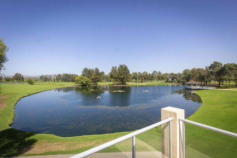Villa On The Green - Accommodation NSW 1